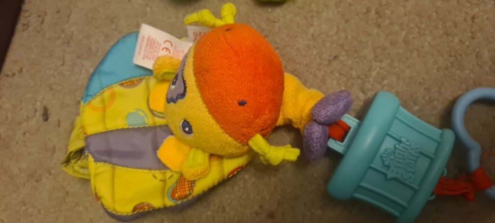 Fisher price, zestaw zabawki/grzechotki dla niemowlaków