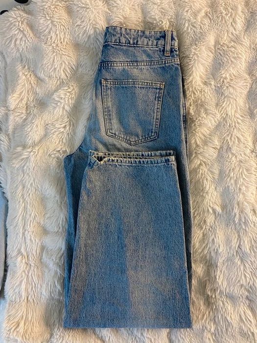 Jeansowe spodnie boyfriend Reserved