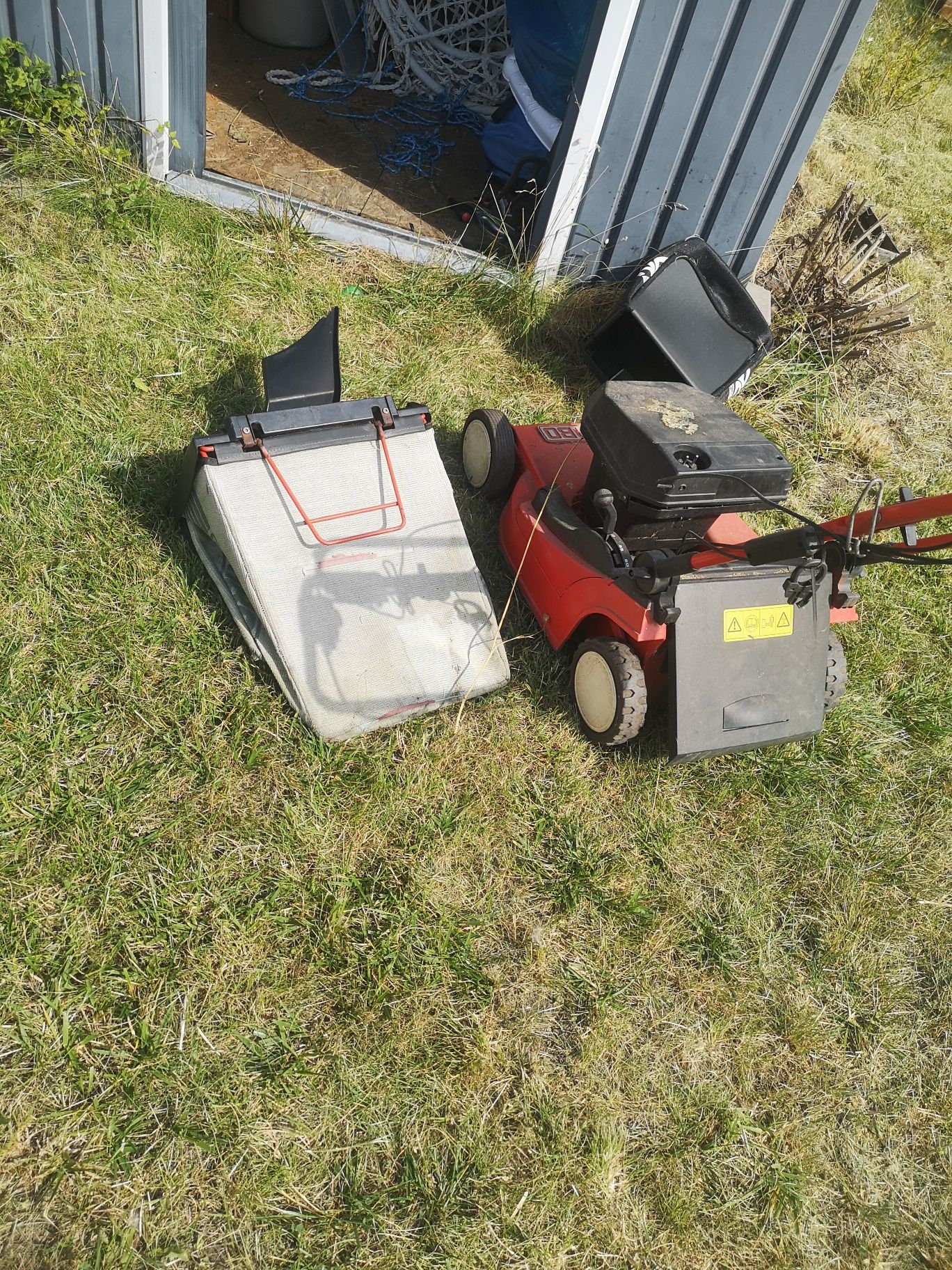 Rezerwacja Oddam kosiarkę elektryczną z napędem