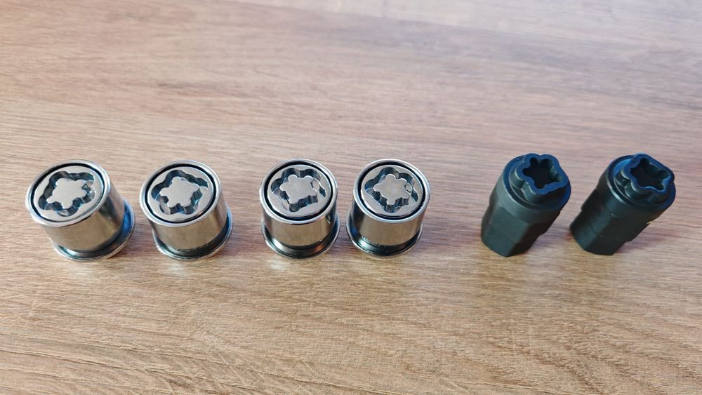 Nakrętki zabezpieczające zabezpieczenia felgi oryginalne Ford M 14x1.5