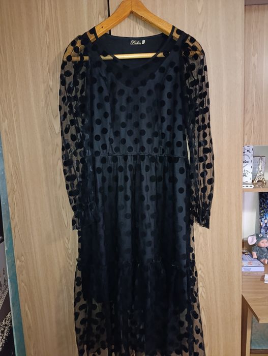 Платье в горошек коктейльное