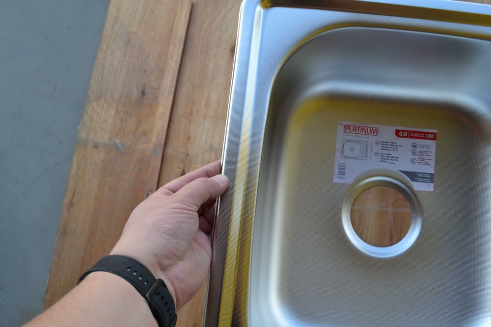 Кухонна мийка врізна 580*480 (уцінка)