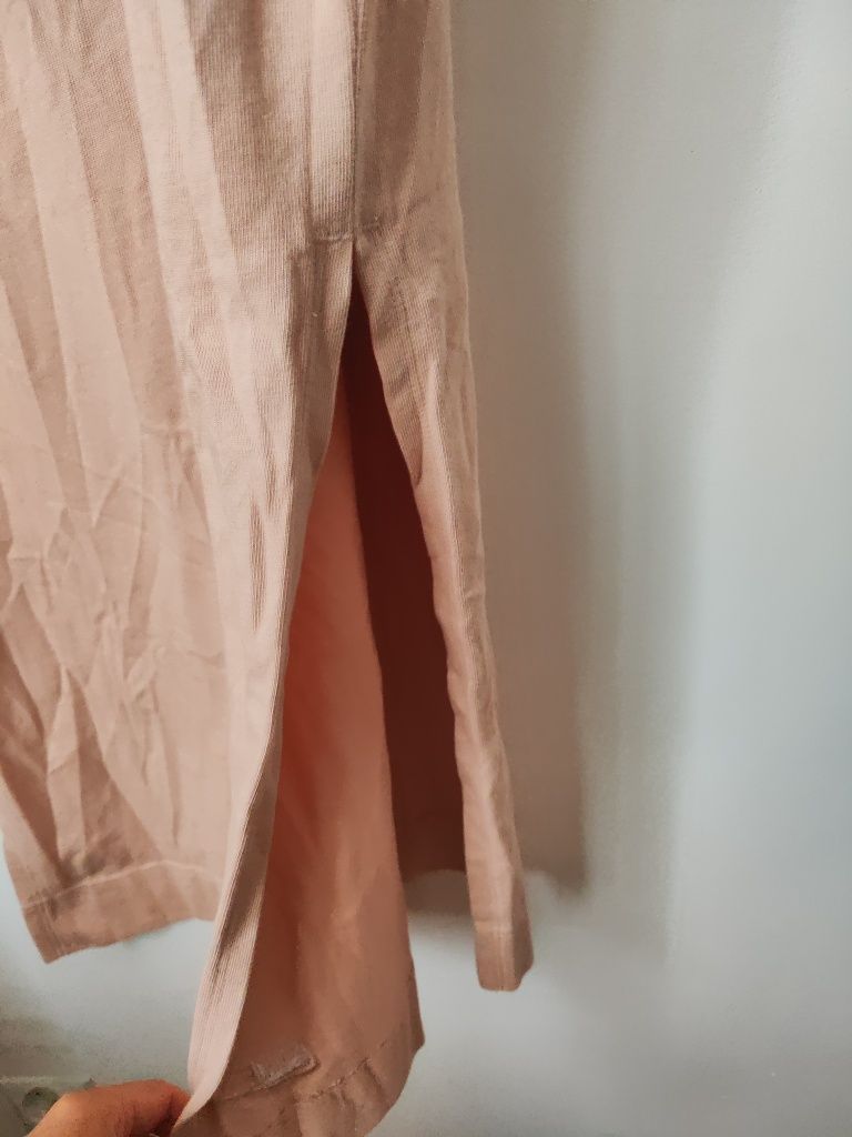 Beżowa sukienka midi na ramiączkach z rozporkami Nike rozm. XS