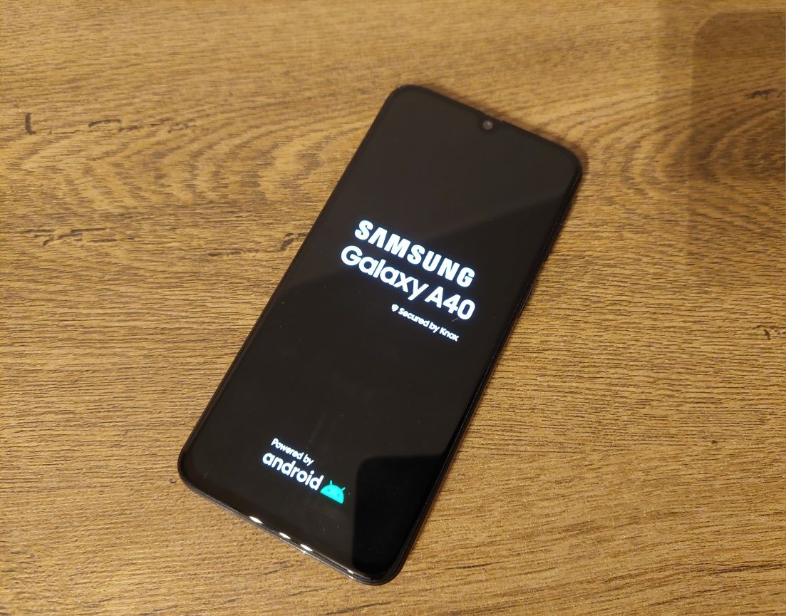 Samsung Galaxy A40 czarny komplet plus etui