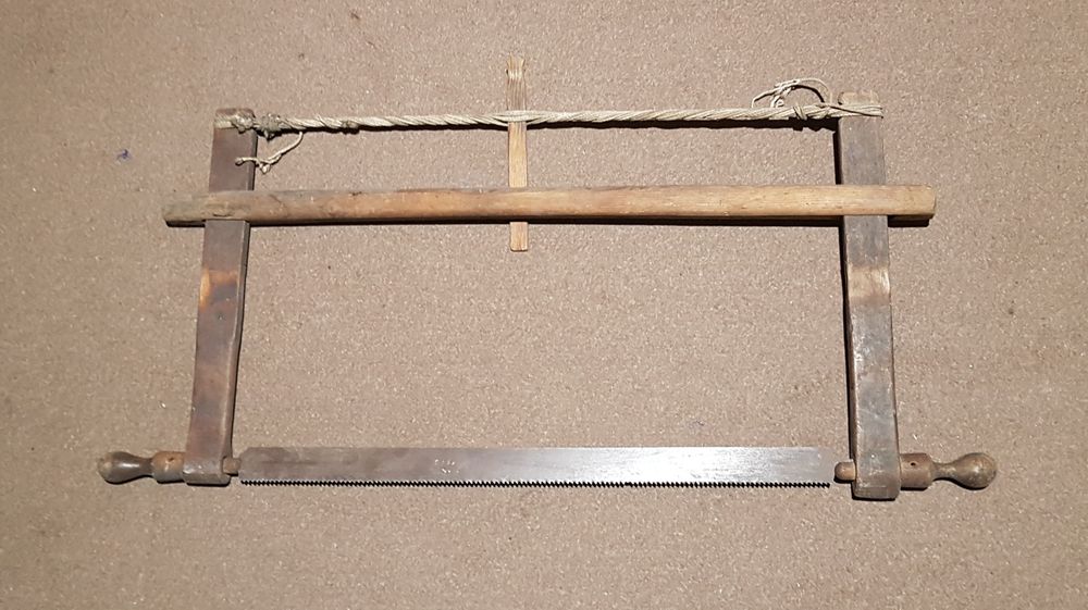 Stara piła ramowa naprężna, narzędzie stolarskie