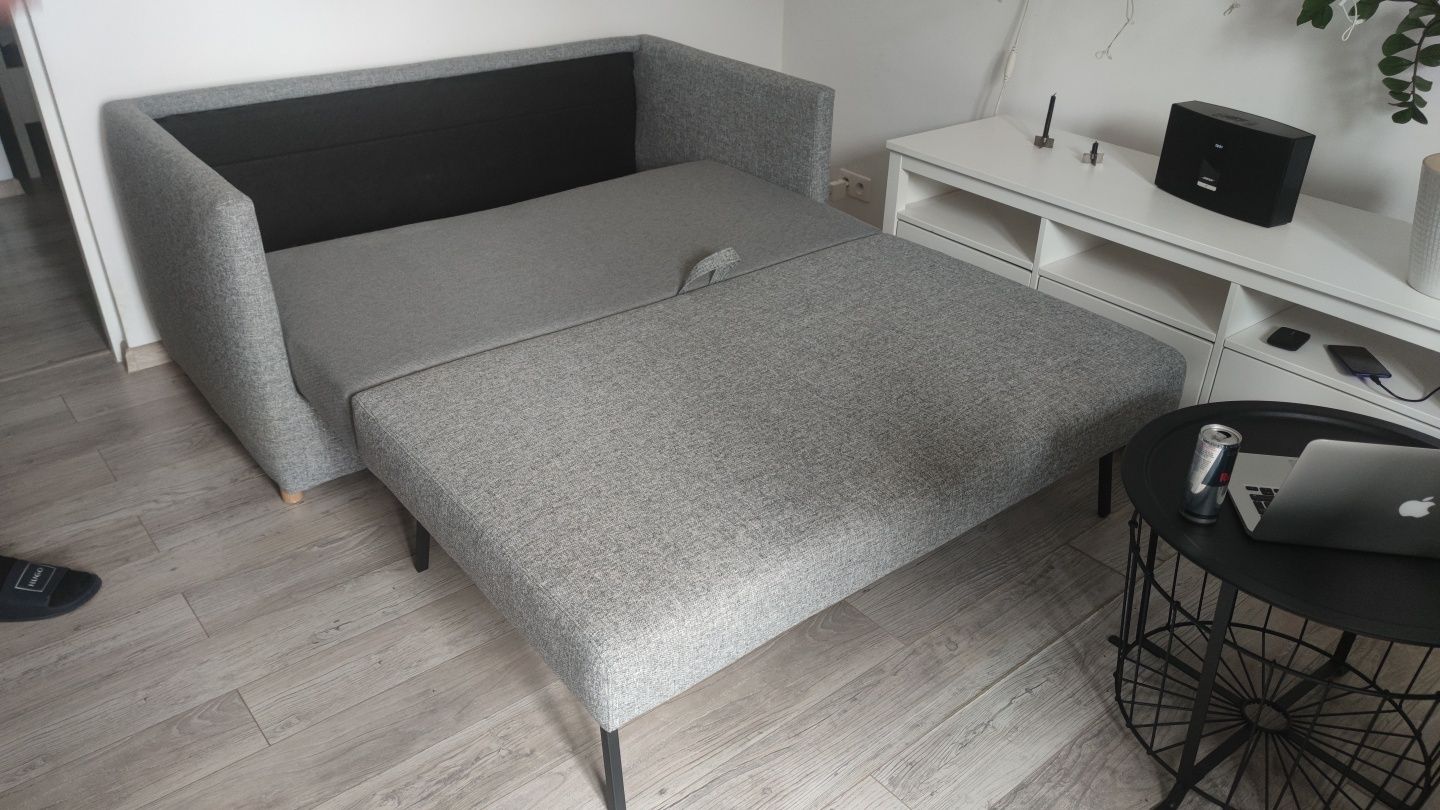 Mała sofa rozkładana szara