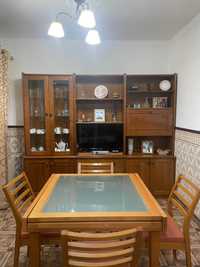 VENDO : Movel sala com cristaleira pinho mel e mesa com cadeiras