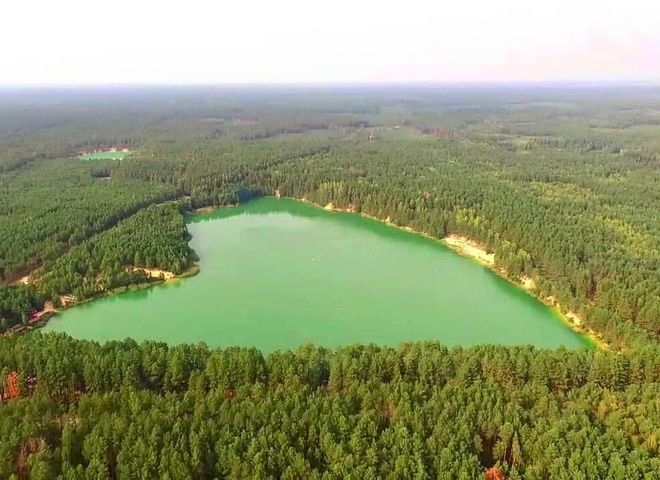 Будинок у ліса, з газом. Блакитні озера.