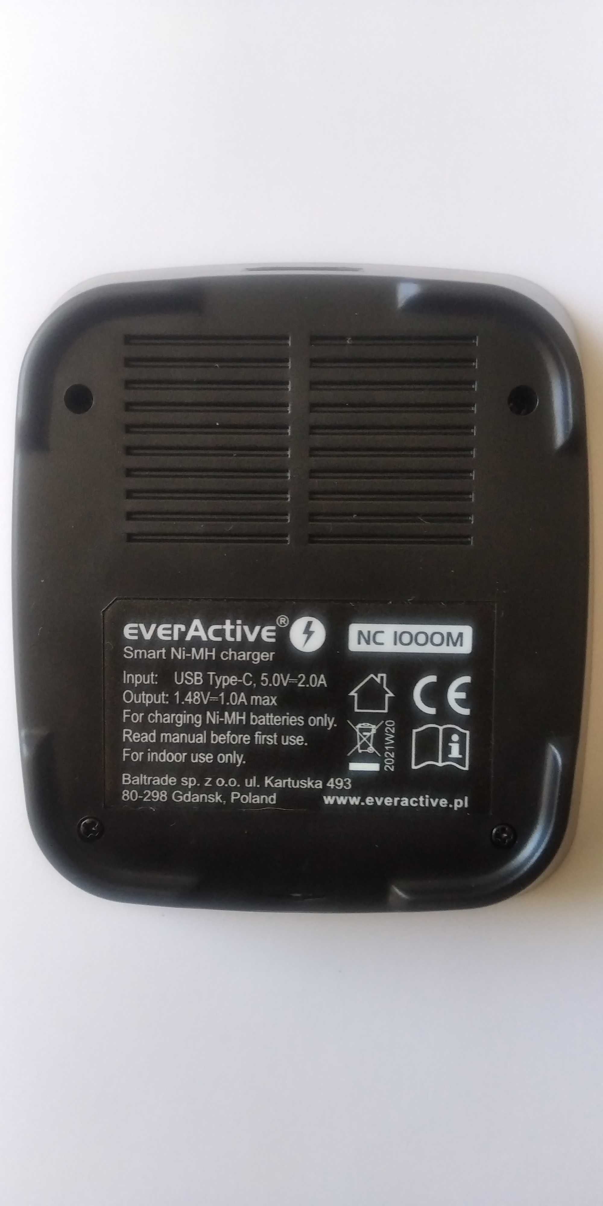 Ładowarka EverActive NC-1000M NiMH/NiCD AA/AAA USB