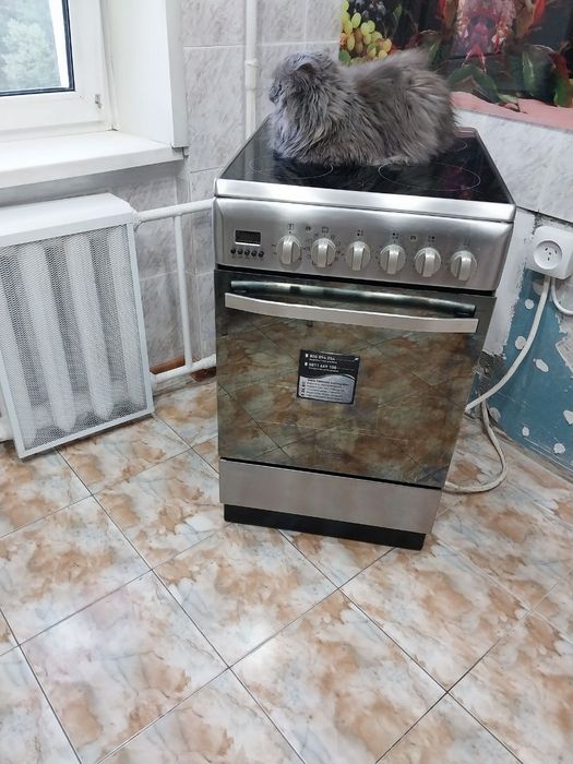 Плита электрическая НОТΡΟΙΝΤ ARISTON H5VMH6A (X) EA