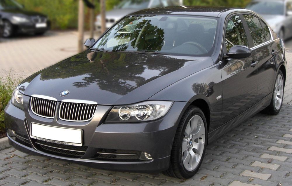 BMW E90 325i Completo