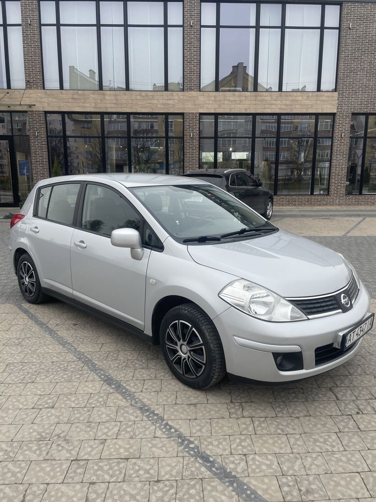 Nissan Tiida 2008 року