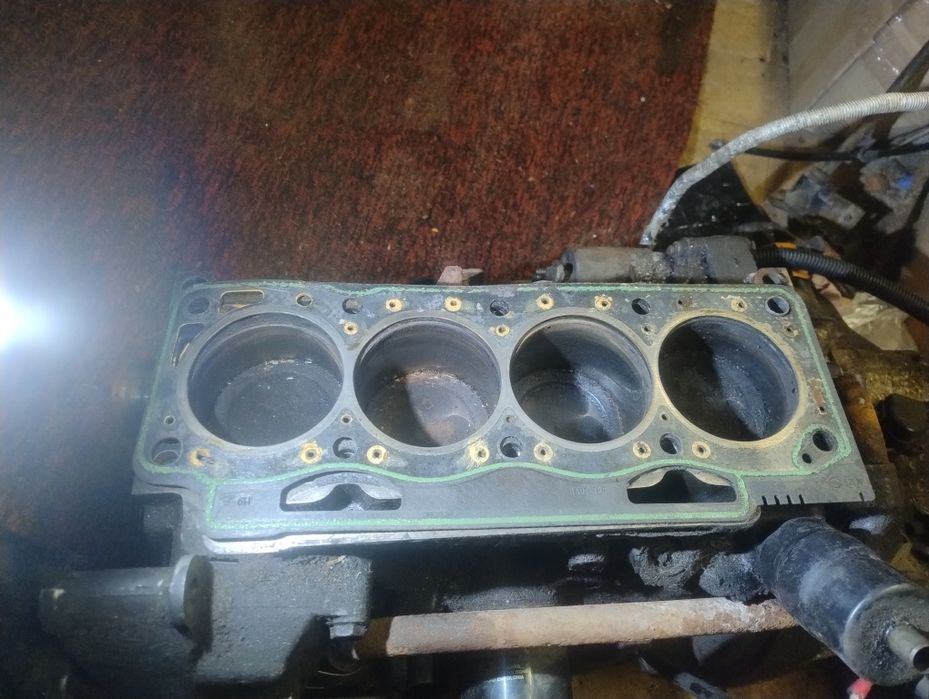 Блок цилиндров b18u volvo 440 460