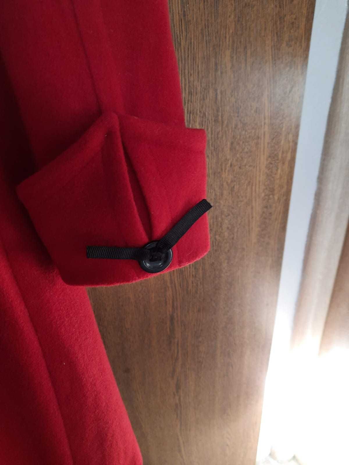 Czerwony  elegancki płaszcz Roz.36 Dobry gatunkowo.