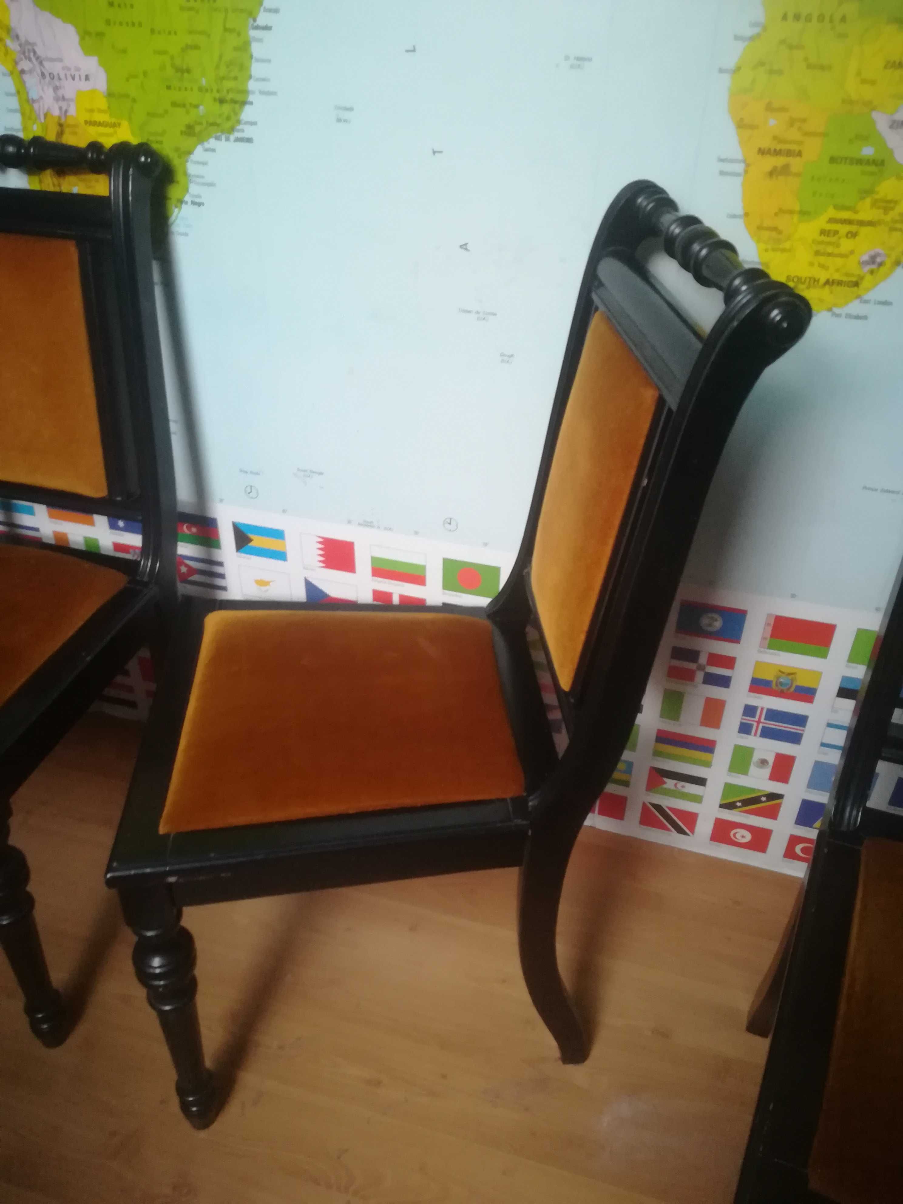 Zestaw 4 krzeseł drewnianych obicie welurowe kolor musztardowy/miodowy