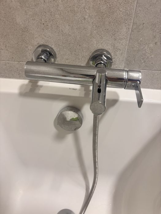 Torneira misturadora de banheira com chuveiro