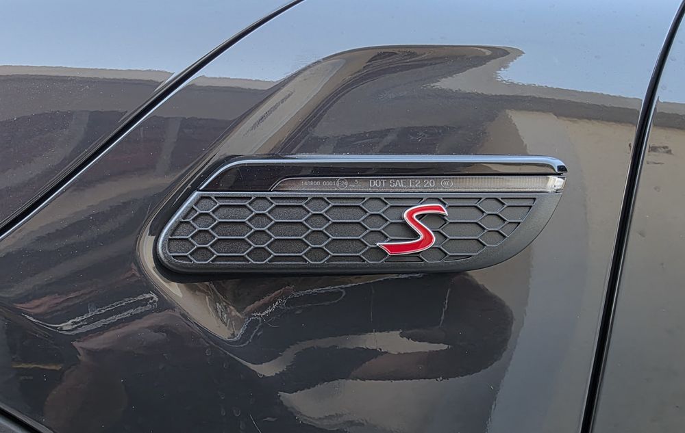 Mini F55/F56/F57 Piscas JCW e Cooper S