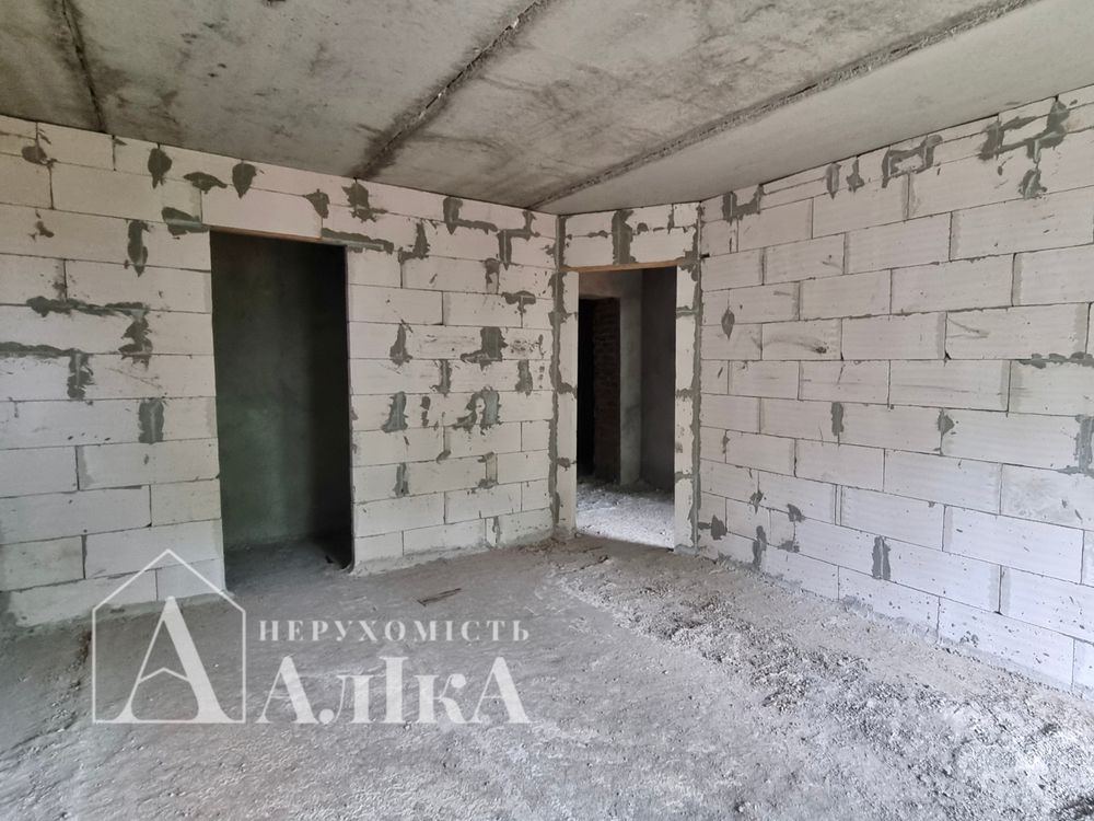Продам 1-кімнатну квартиру в новобудові в центрі