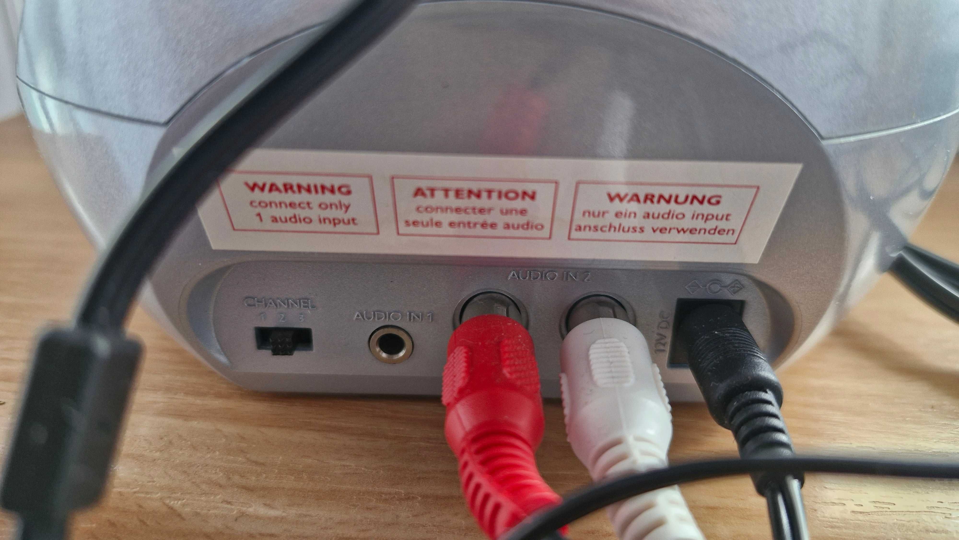 Bezprzewodowe słuchawki Philips ze stacją,  model  SBC HC 8652/8655