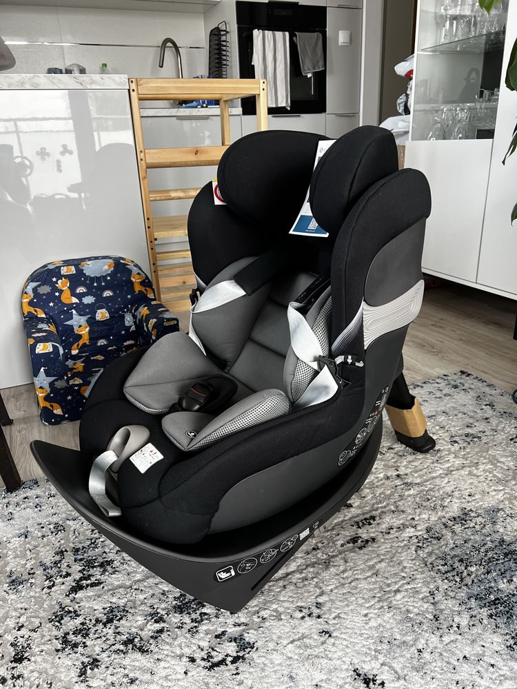 Folelik  CYBEX Sirona S2 z bazą obrotową 360