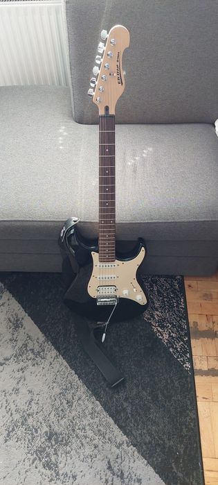 Gitara yamaha eg012