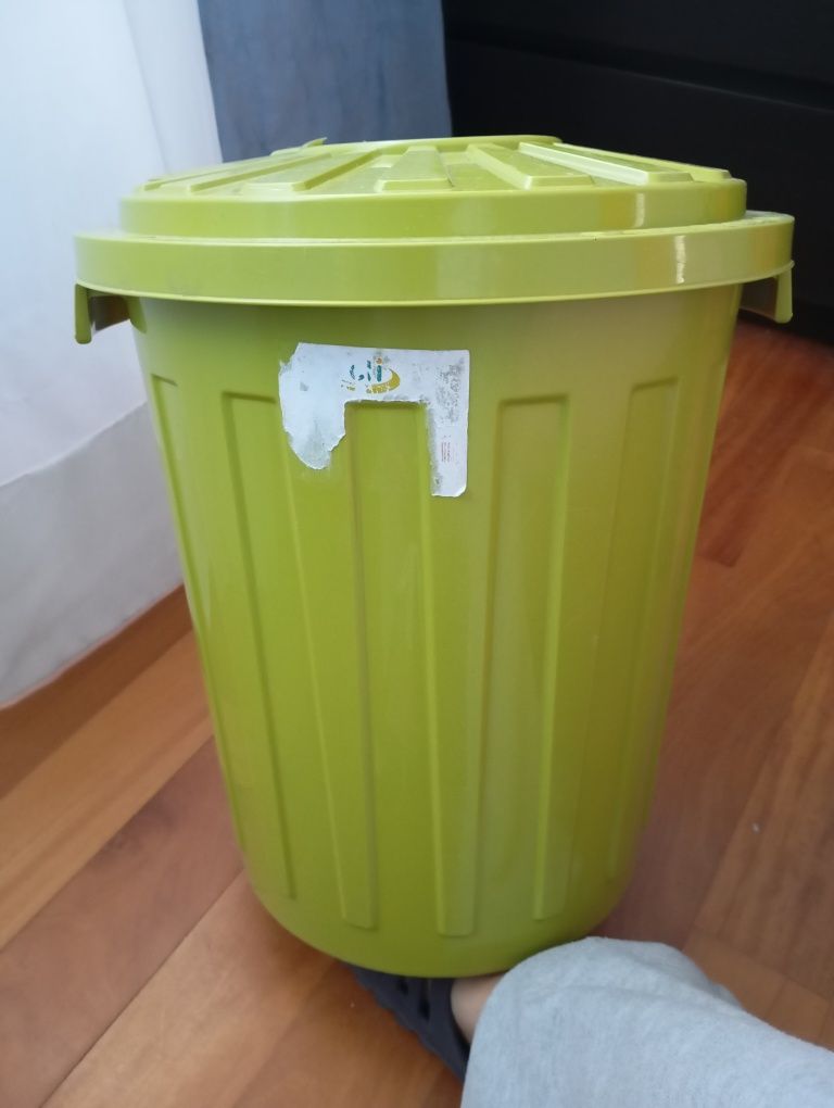 Balde em plástico