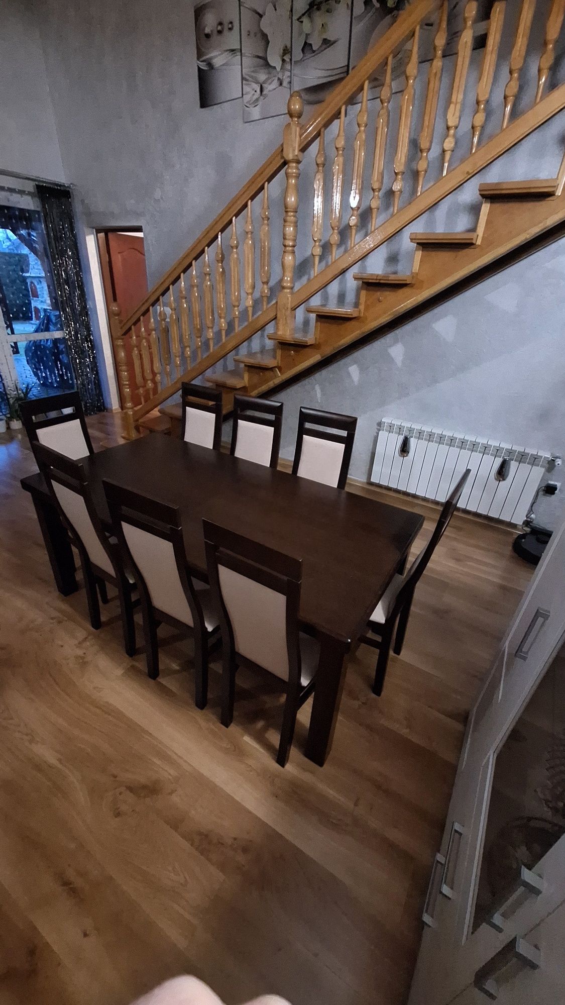 Drewniany duży stół rozkładany +8 krzeseł