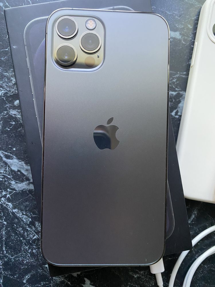 Продам идеальный iphone 12 pro