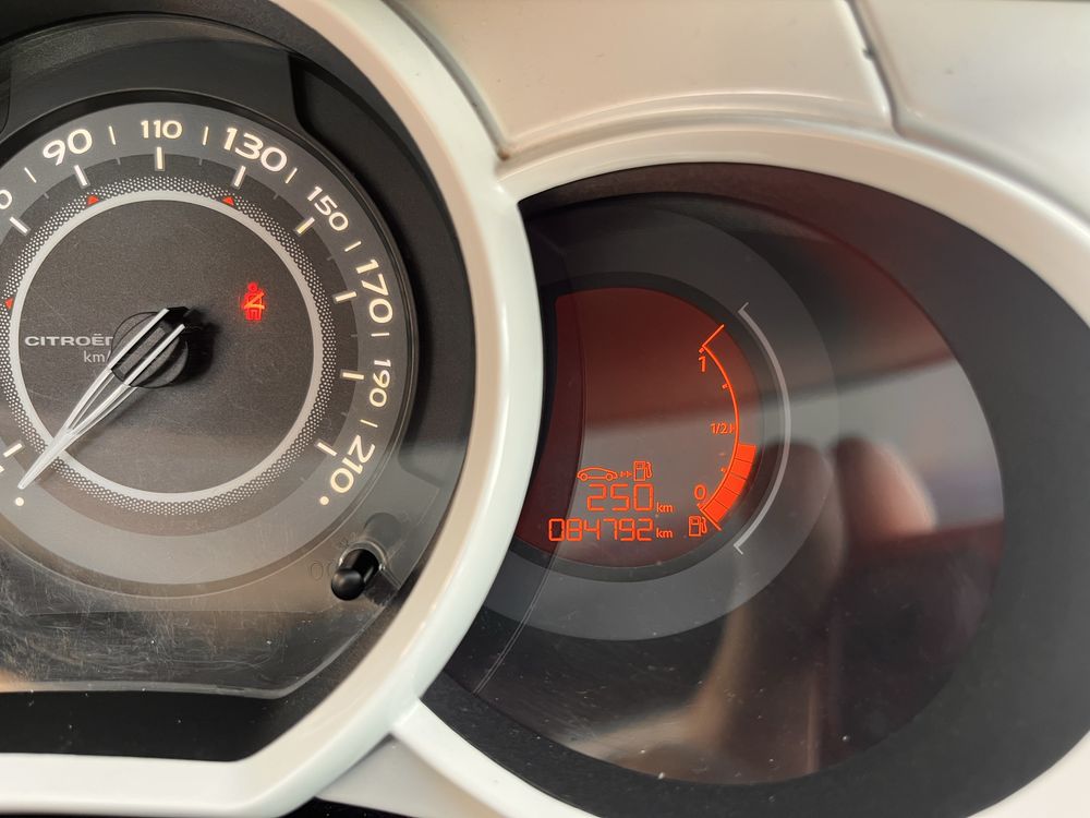Citronen C3  2010 r. 1.4 95 km , prywatnie.