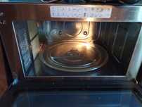 Микроволновая печь Whirlpool не включается