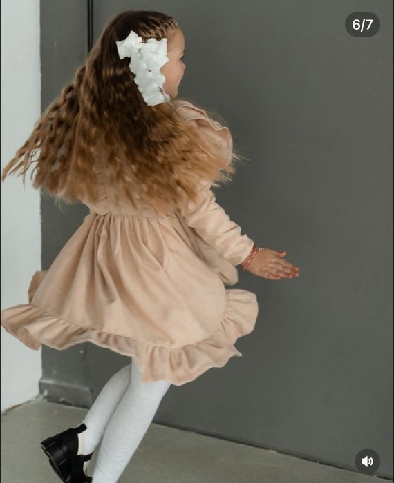 Дуже гарна вельветова сукня