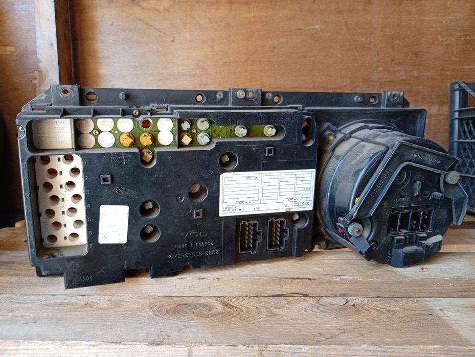 Панелі приладів, тахограф до Мерседес Атего, Аксор,Актрос