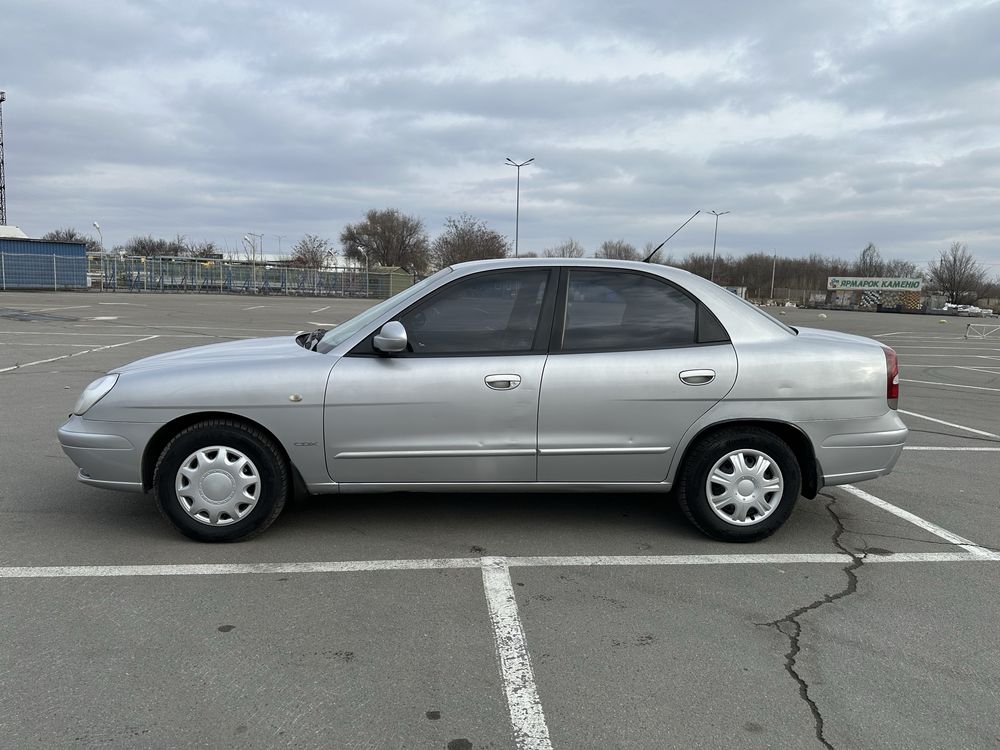 Продам Daewoo Nubira 2 2001года