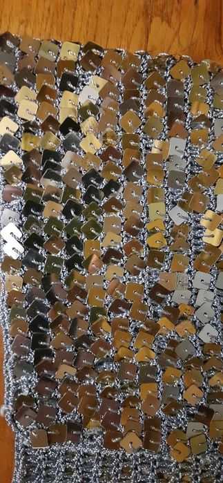 Стильний кардиган з паєтками