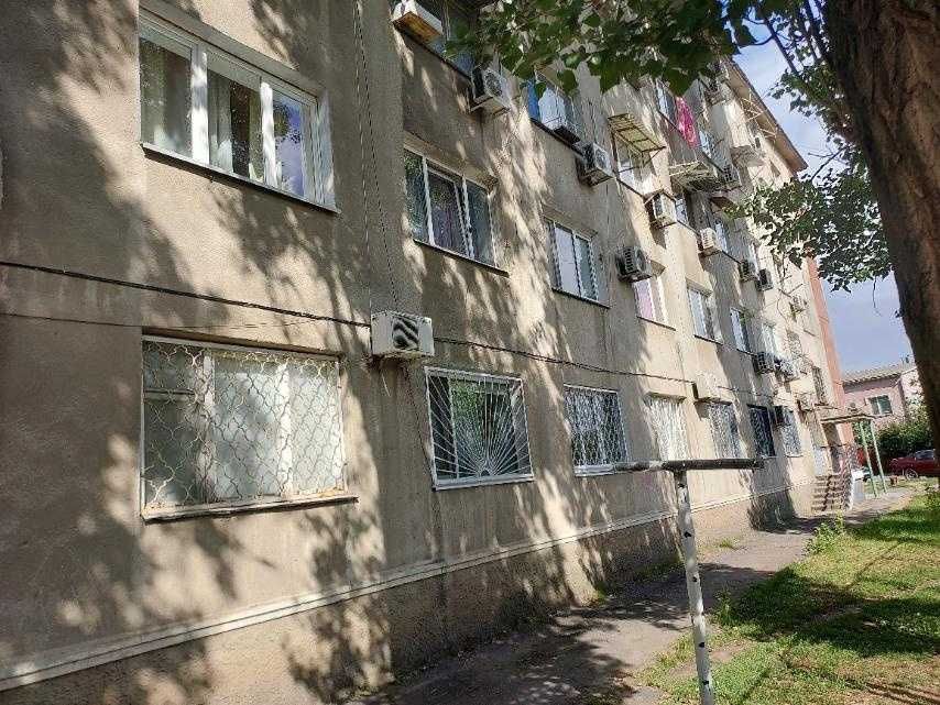 Комната в общежитии на Багрицкого с ремонтом мебелью и техникой.