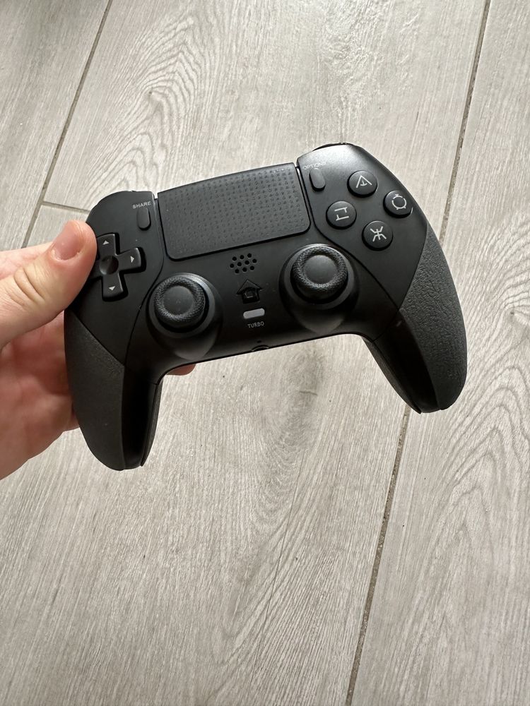 Bezprzewodowy pad do PS4 / PC – model T-28, bardzo dobry stan