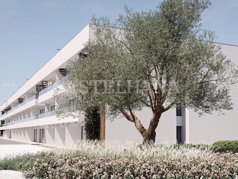 Apartamento T0 com jardim, junto à praia, no Carvoeiro, Algarve