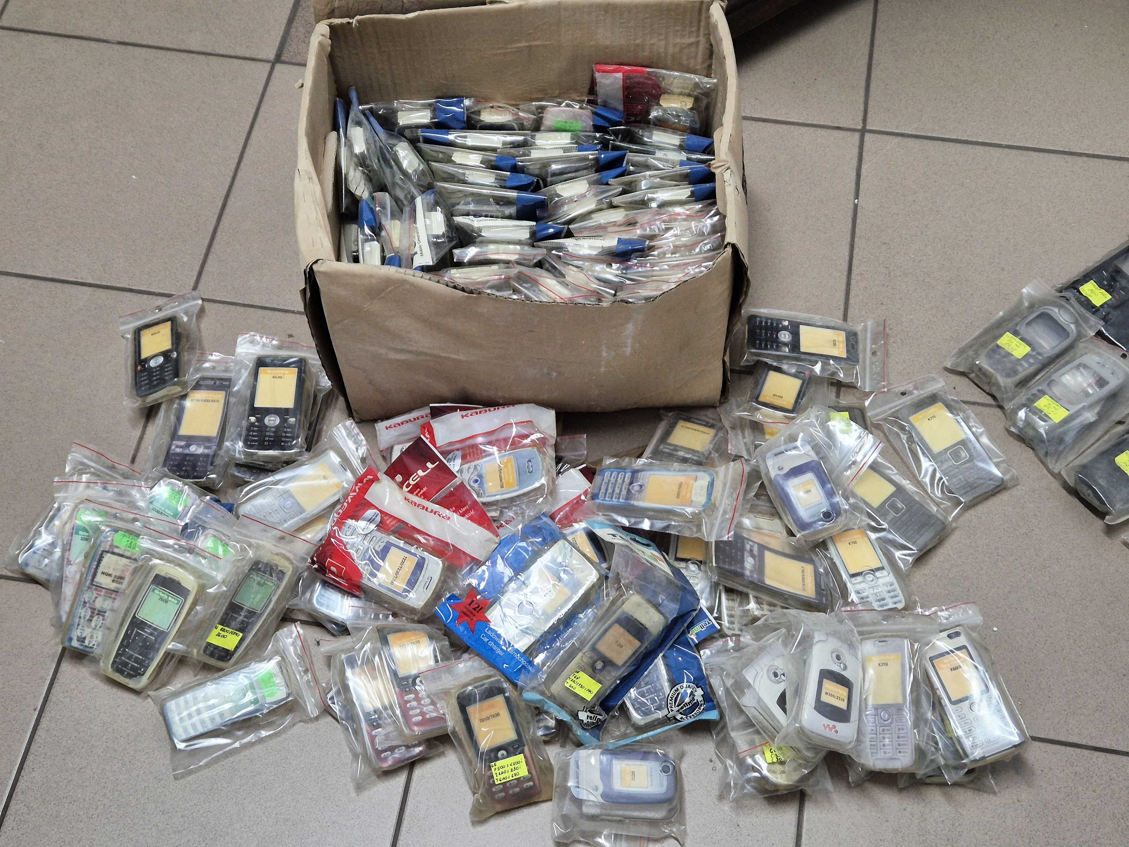 Obudowa Case futerał GSM Nokia Sony Sagem Siemens etui Gratis
