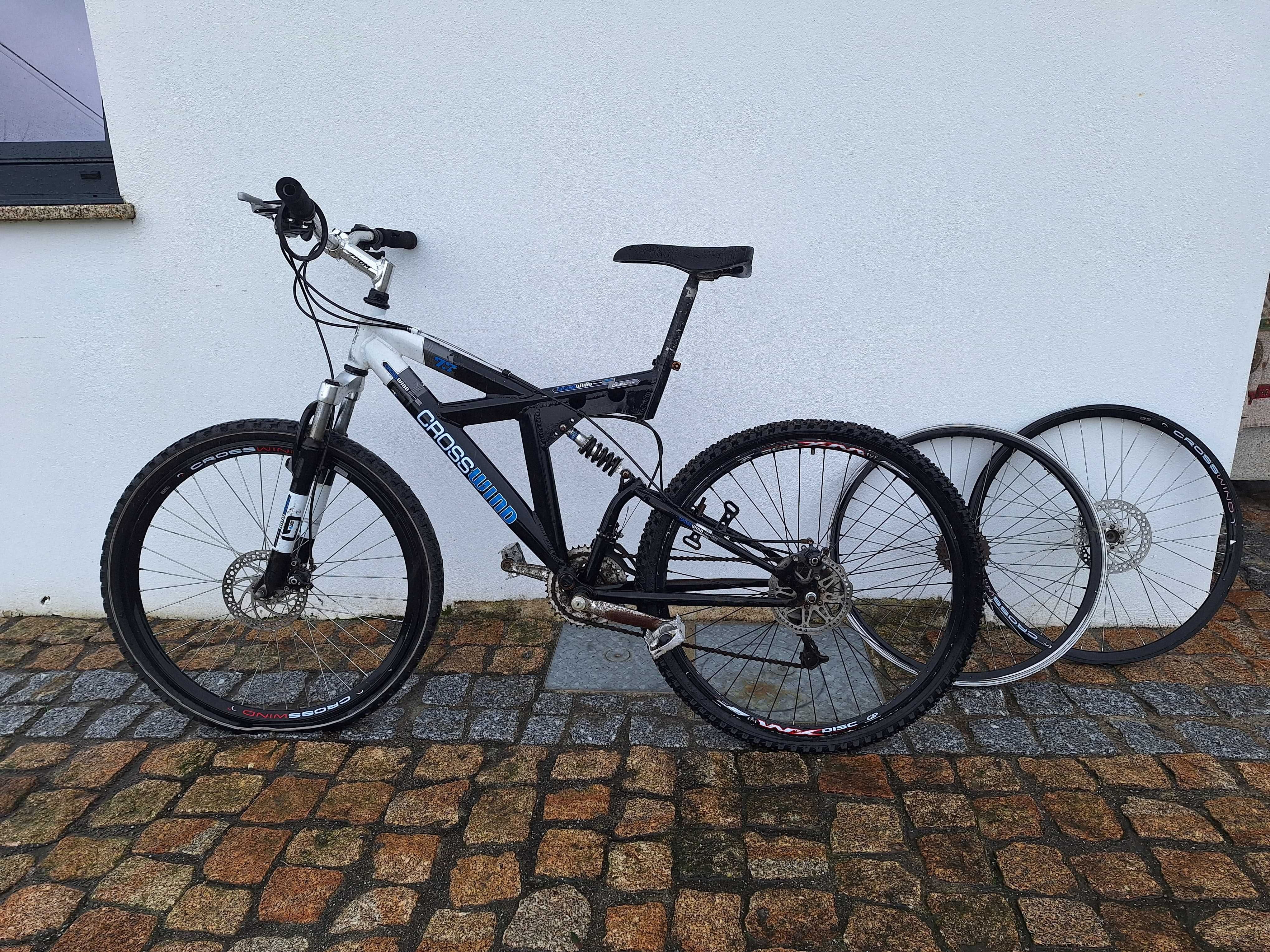 Bicicleta Crosswind a restaurar