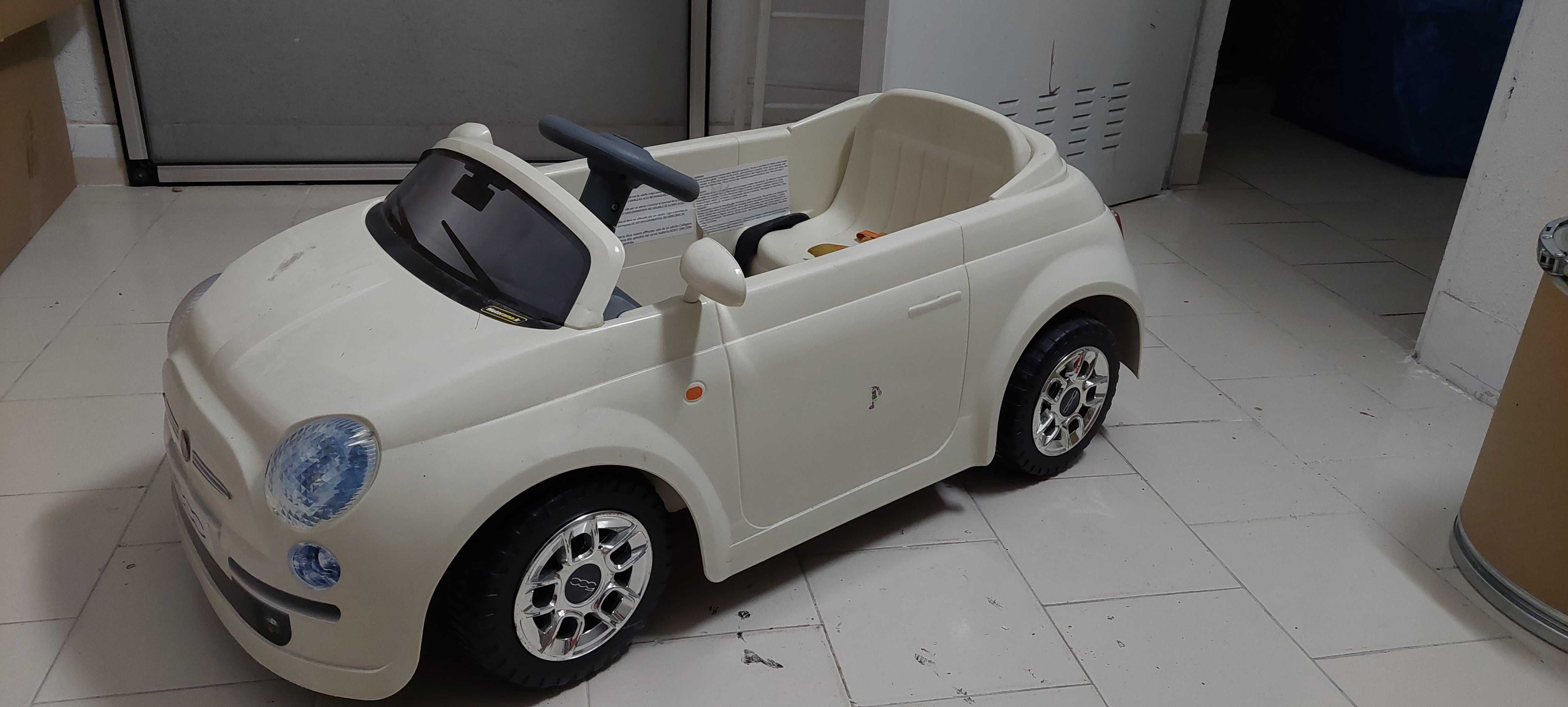 Carro Fiat 500 da Imaginarium