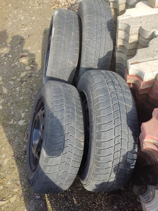 Felgi stalowe 14 z oponami zimowymi do Hyundai i20
