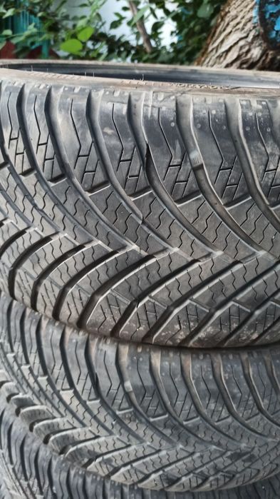 комплект шин Solar 4S / Star Performer 225/45 R17