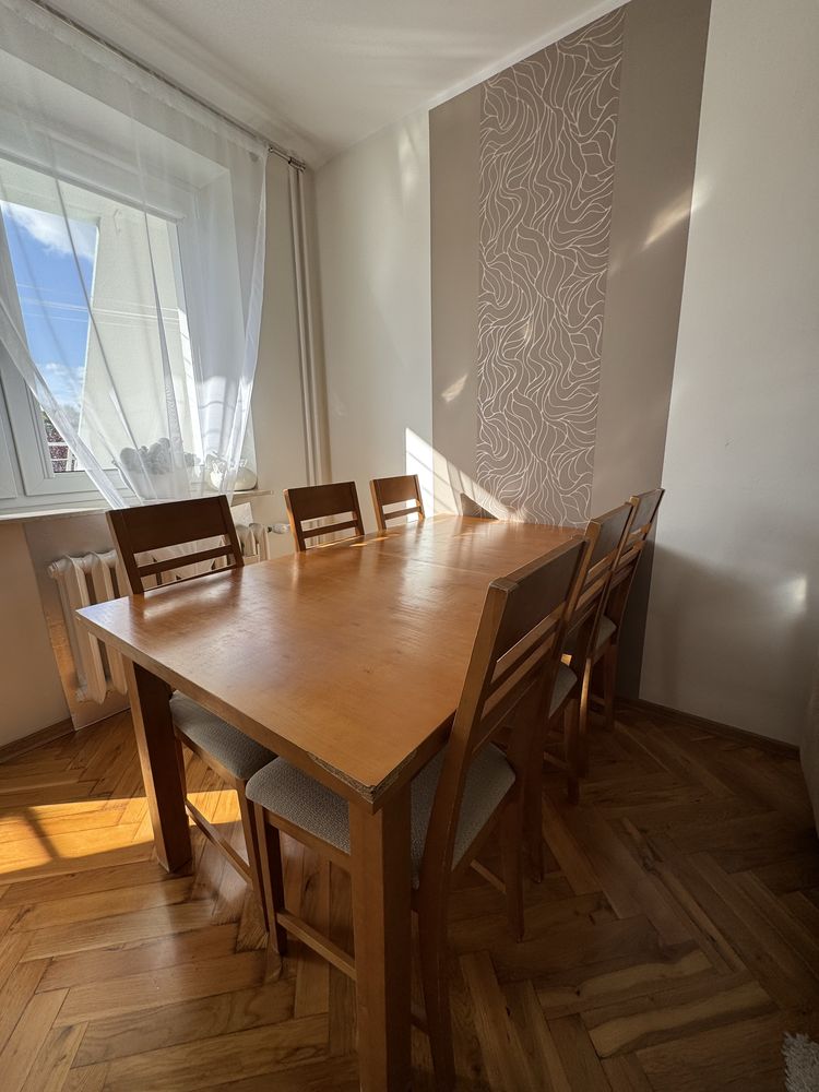 Rozkładany stół z 6 krzesłami
