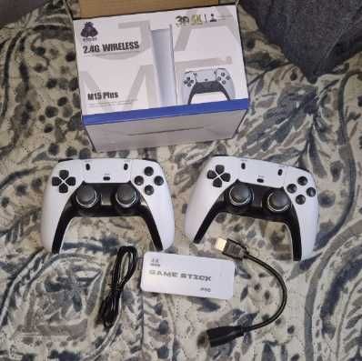 ** KONSOLA RETRO ** Model 2025 ** 2 pady - 64GB - 2000 gier!
