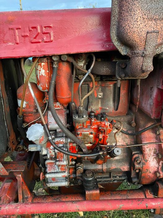 Трактор т-25.