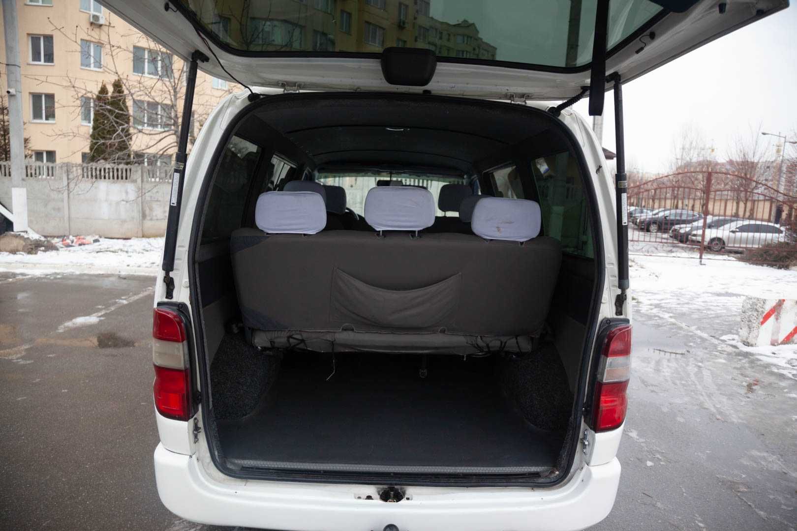 Toyota Hiace 2004