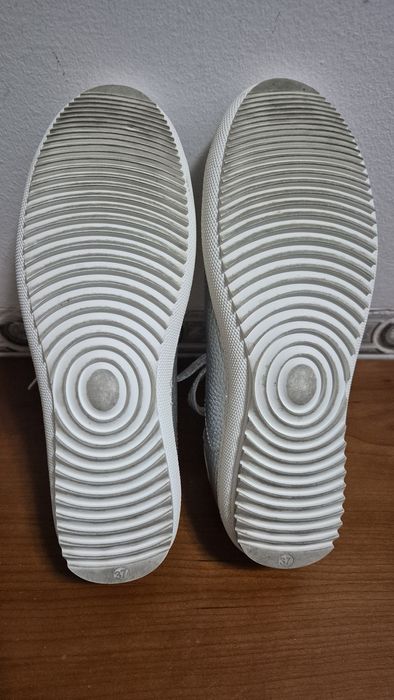 Tenis/Sapatilhas prateadas