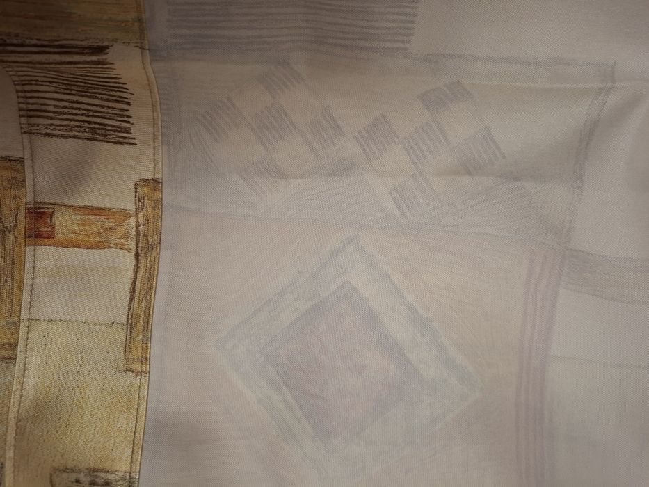 Zasłony w nieregularny wzór