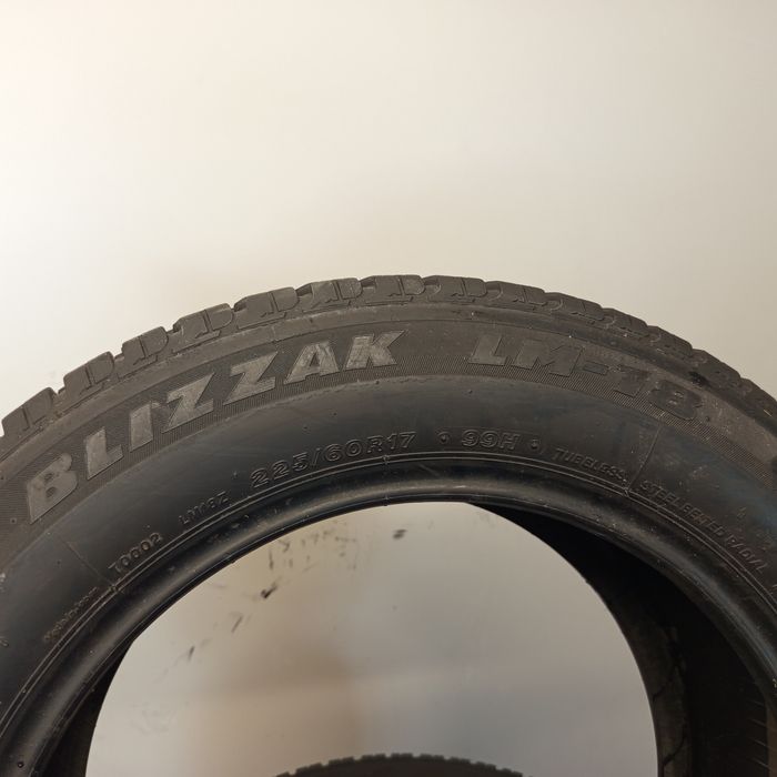 225/60R17 Bridgestone Blizak Lm-18