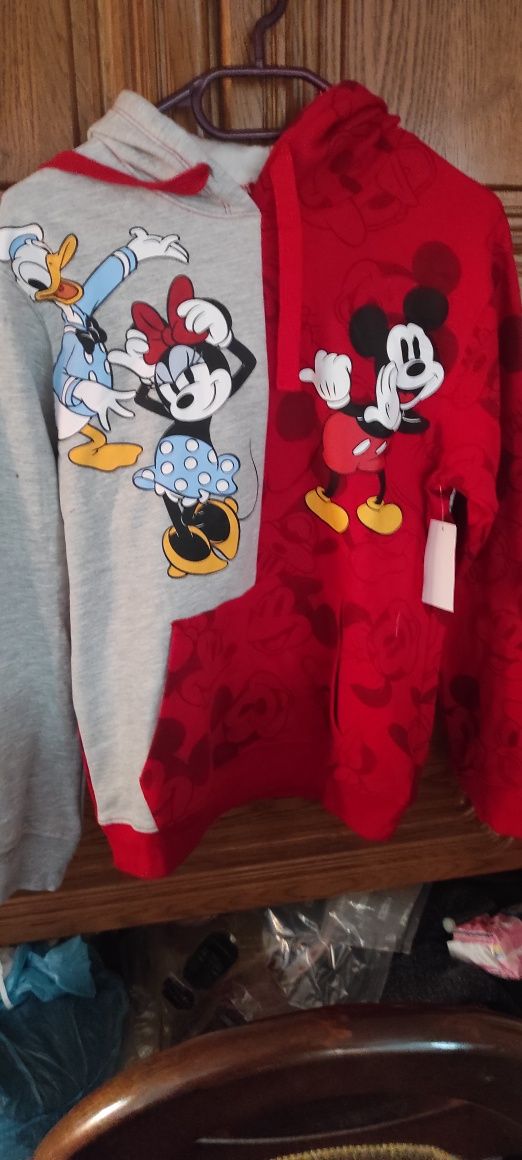 Bardzo ładna bluza z kapturem firmy Disney z Myszką Miki r XS